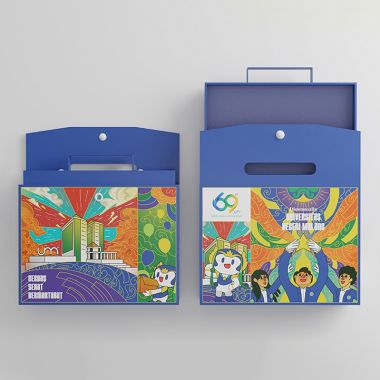 手提蓝色礼品包装盒 手提蓝色礼品包装盒